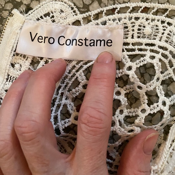 Vero Constame Lace zippered top - Picture 2 of 8
